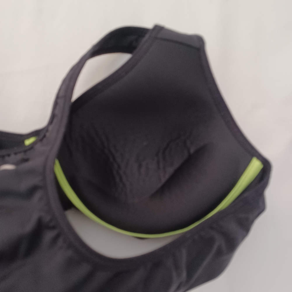 Women's Nike Black Sports Bra- 32 B - Picture 6 of 9
